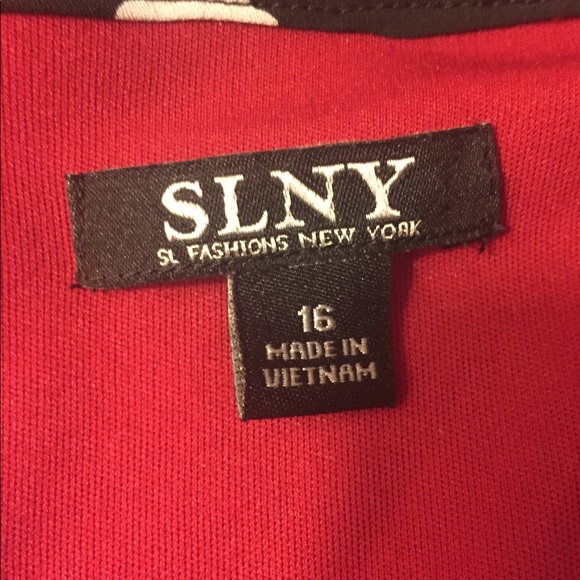 SLNY black and white sleeve dress with red trim - Picture 7 of 8